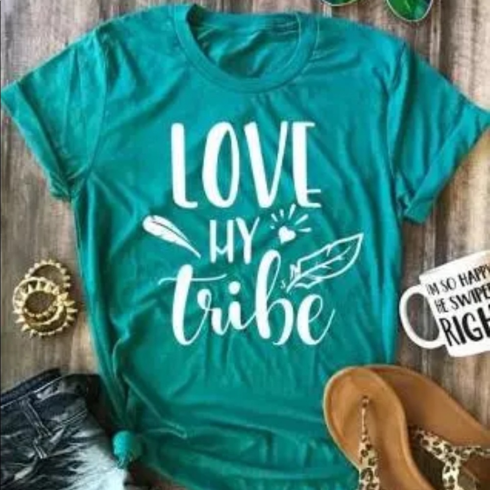 Love My Tribe graphic tee